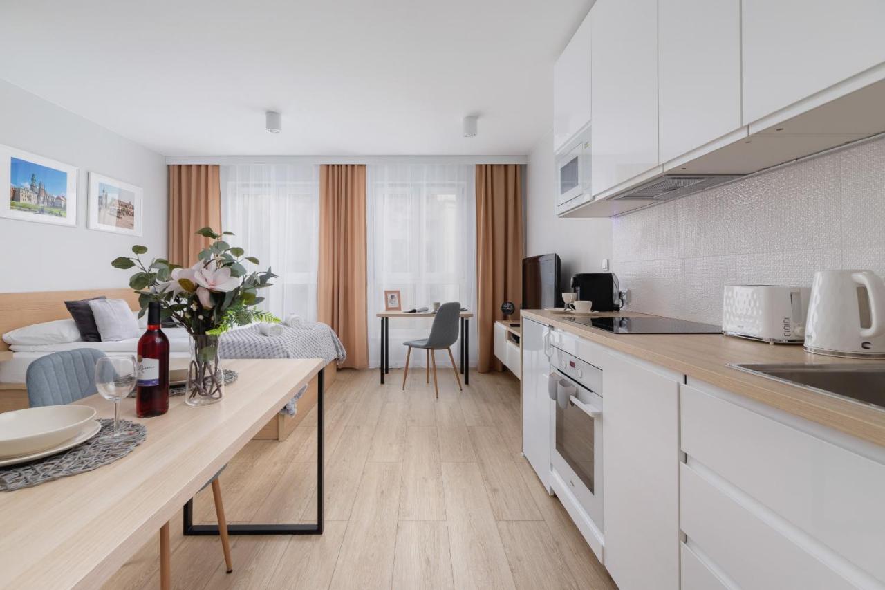Studio With Ac Czarnowiejska By Renters Apartament Kraków