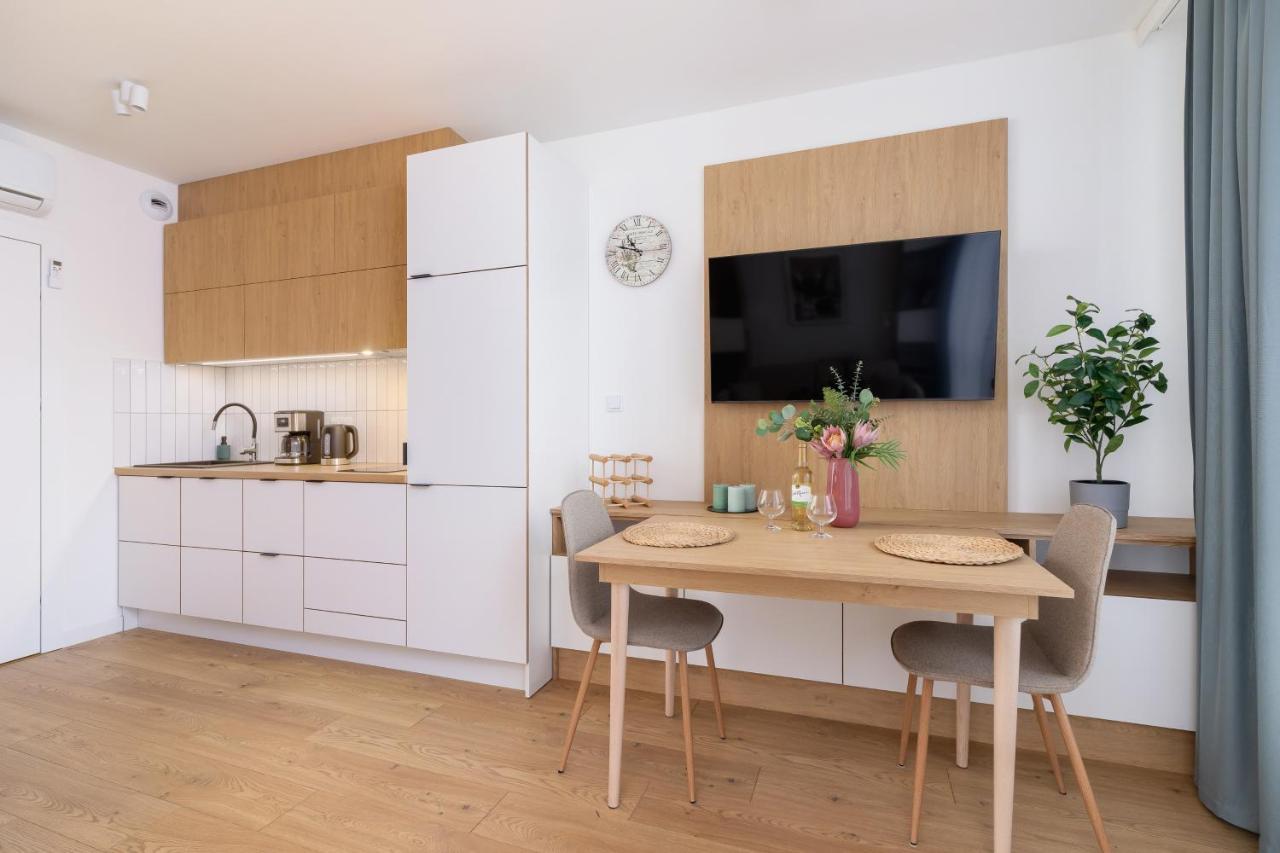 Studio With Ac Czarnowiejska By Renters Apartament