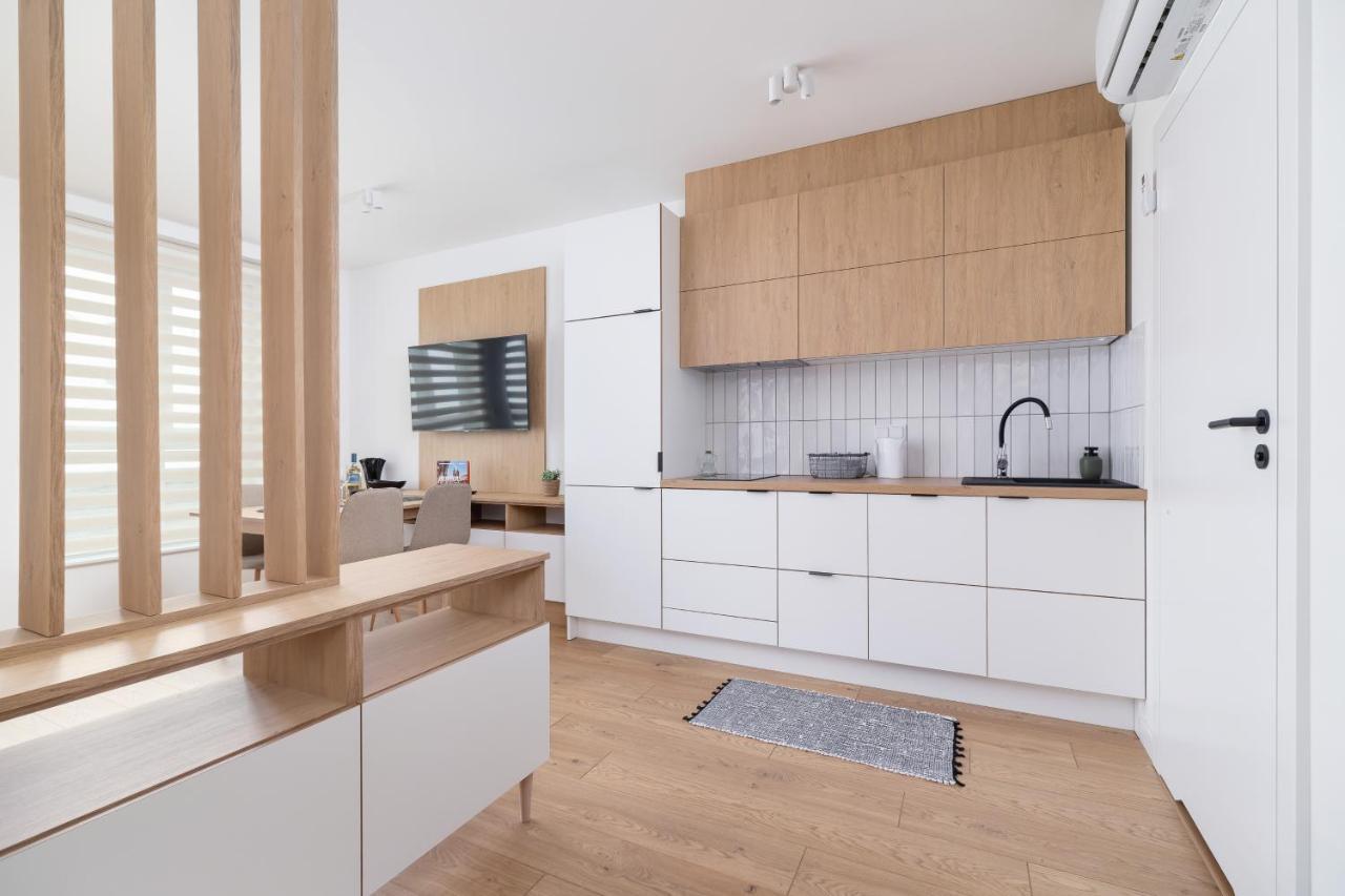 Studio With Ac Czarnowiejska By Renters Apartament