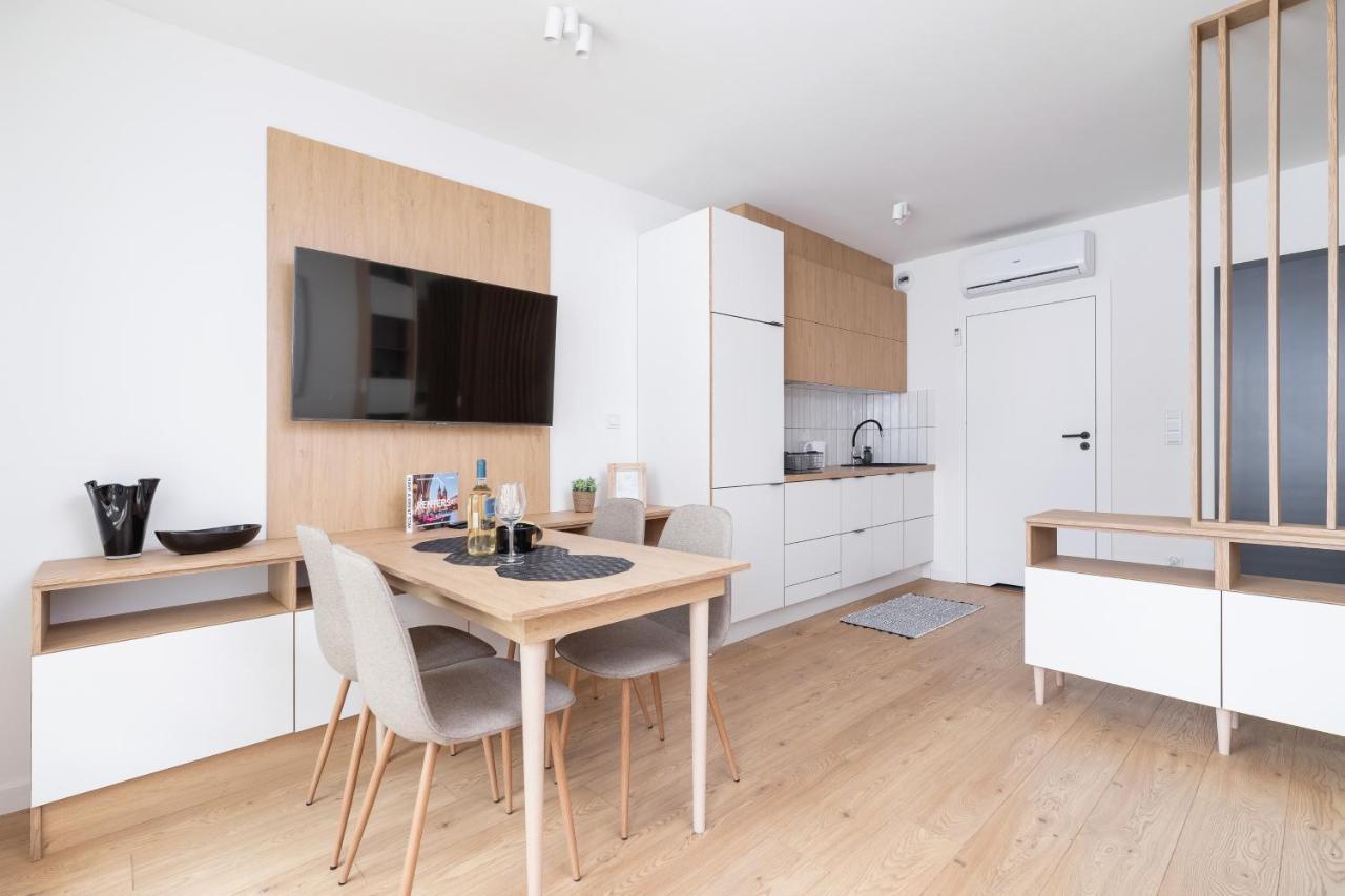 Studio With Ac Czarnowiejska By Renters Apartament Kraków