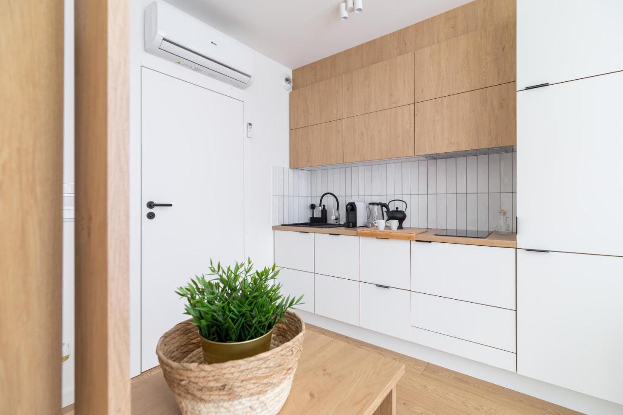 Studio With Ac Czarnowiejska By Renters * Kraków