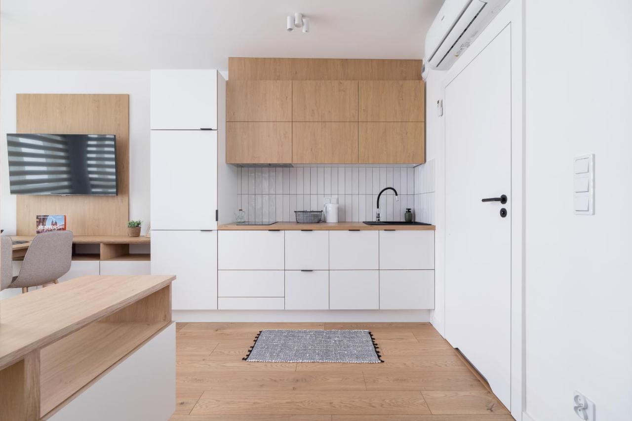 Apartament Studio With Ac Czarnowiejska By Renters Kraków