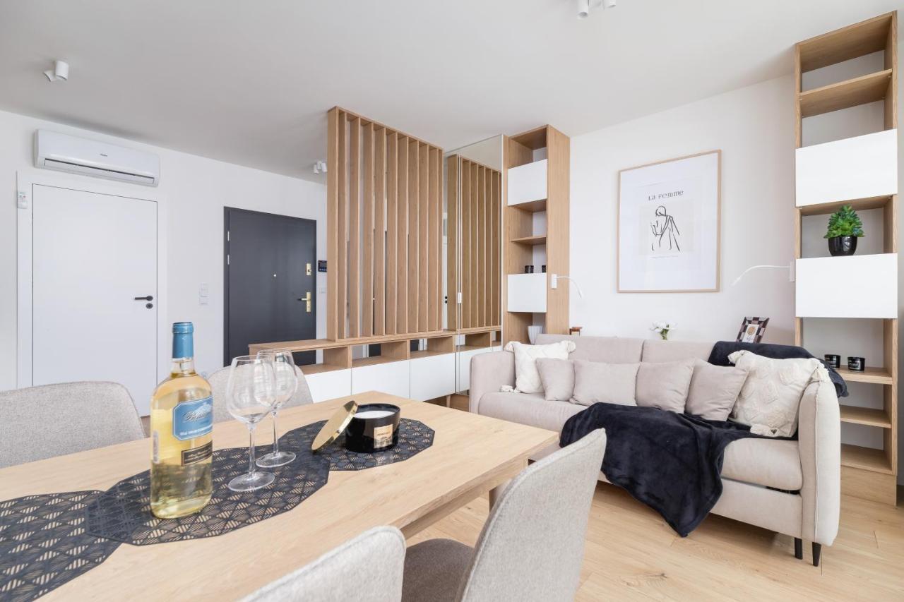 Studio With Ac Czarnowiejska By Renters Apartament